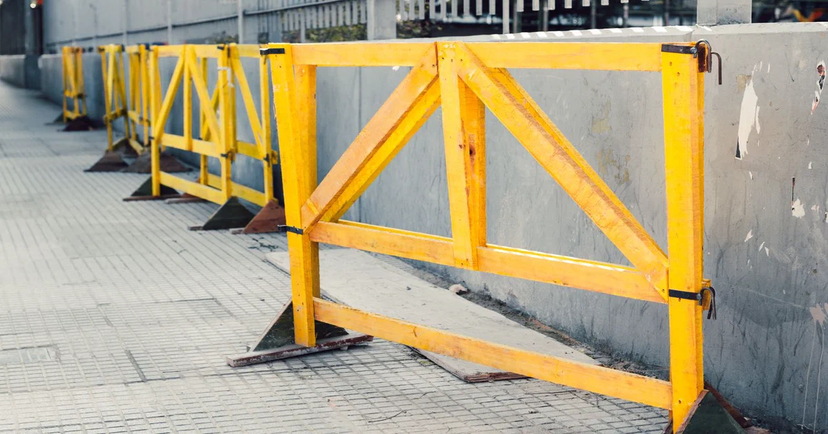 Comment Installer une Clôture de Chantier : Guide Complet